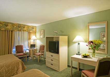 Quality Inn Halifax Airport 02.[1]